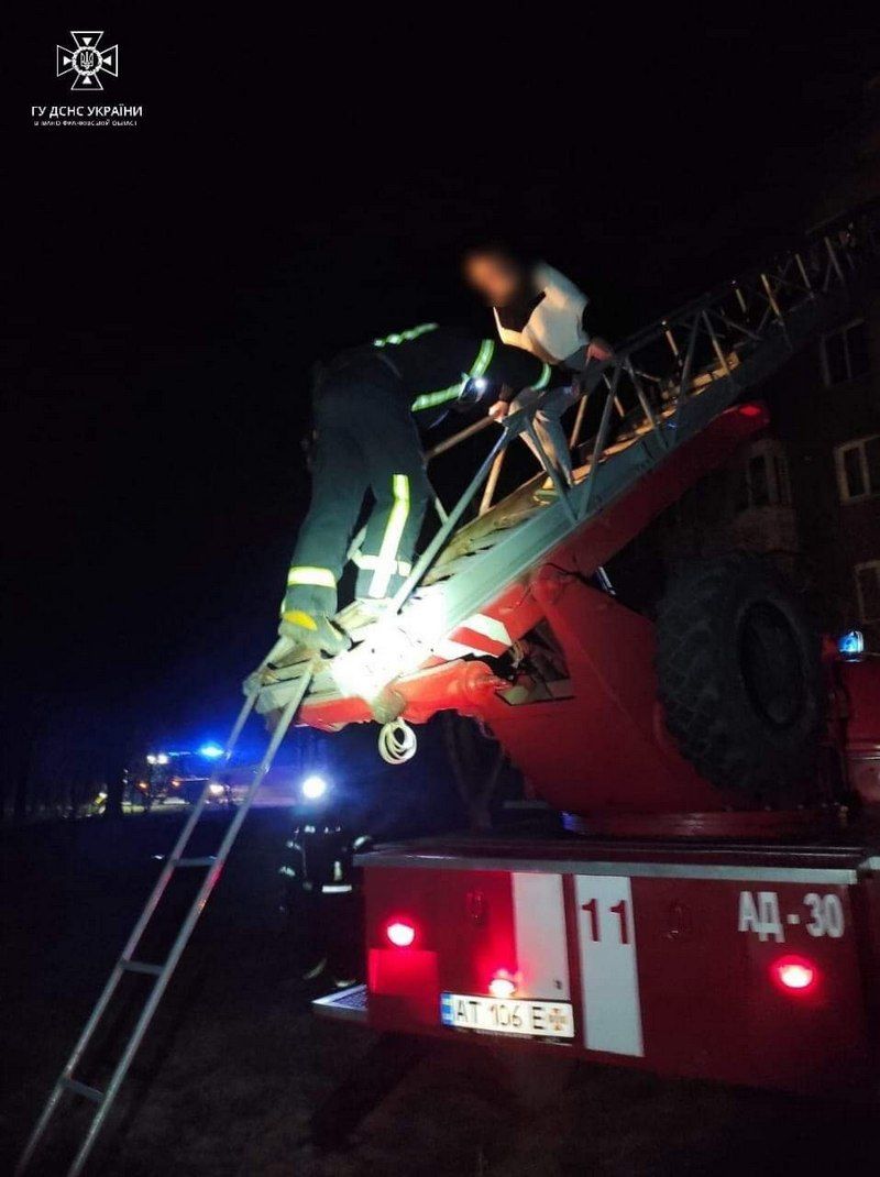 У Надвірній з вогню рятували дітей 1