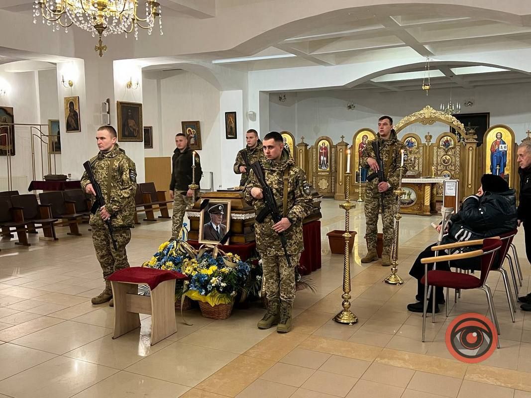 Траурний кортеж з тілом Мирослава Симчича прибув до Катедрального собору 5