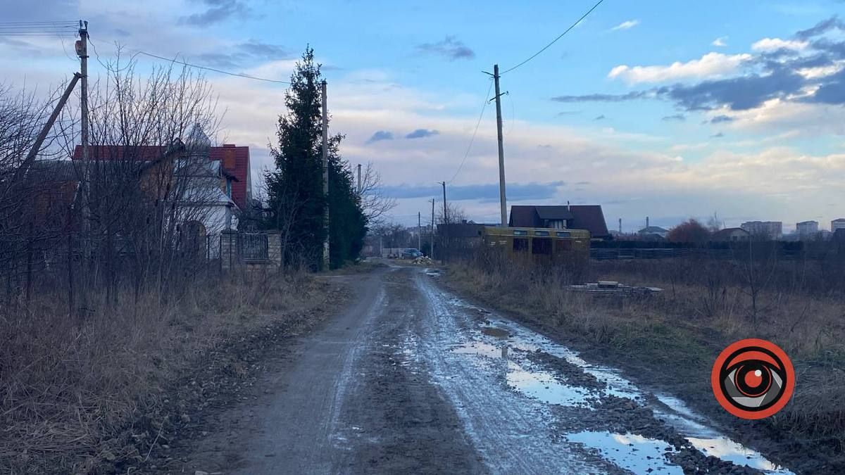 Мешканці урочища "Левади" у Воскресінцях страждають через багнюку на дорогах 9