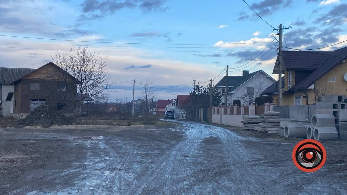 Мешканці урочища "Левади" у Воскресінцях страждають через багнюку на дорогах 8