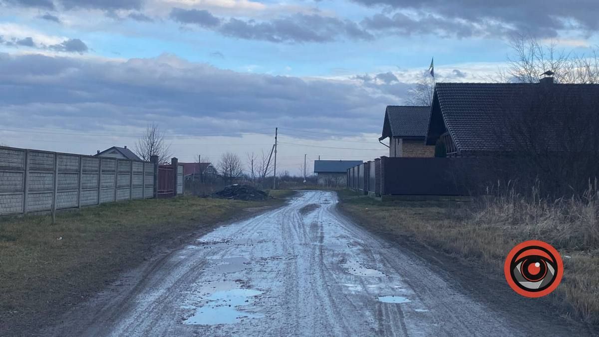 Мешканці урочища "Левади" у Воскресінцях страждають через багнюку на дорогах 6