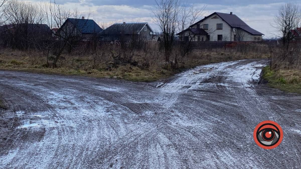 Мешканці урочища "Левади" у Воскресінцях страждають через багнюку на дорогах 5