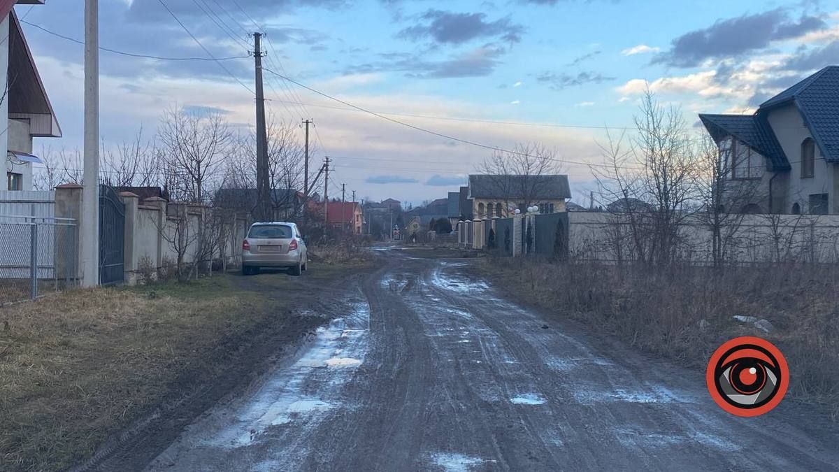 Мешканці урочища "Левади" у Воскресінцях страждають через багнюку на дорогах 3