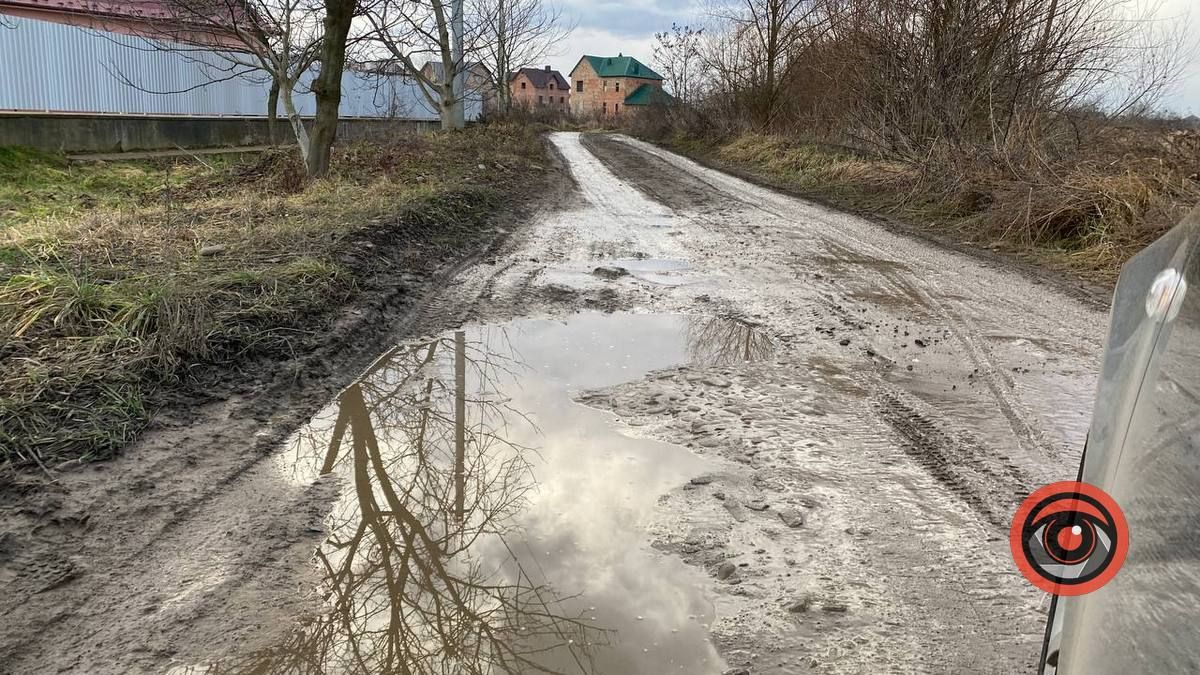 Мешканці урочища "Левади" у Воскресінцях страждають через багнюку на дорогах 1