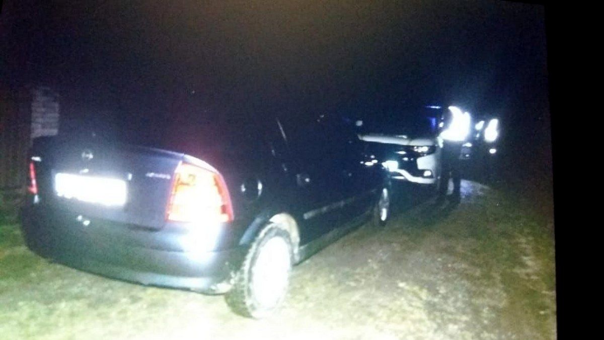 Був п'яний за кермом і хотів відкупитися за 100 $: у Шепарівцях зупинили водія 1