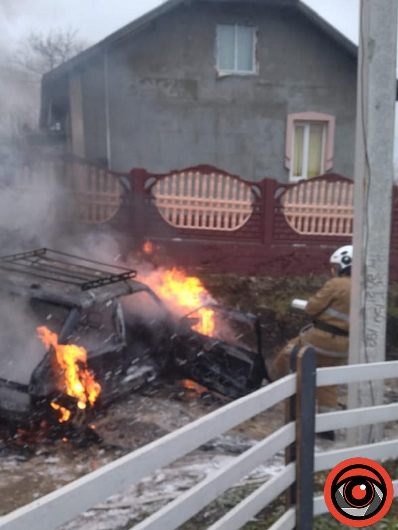 На Коломийщині вщент вигорів автомобіль 2