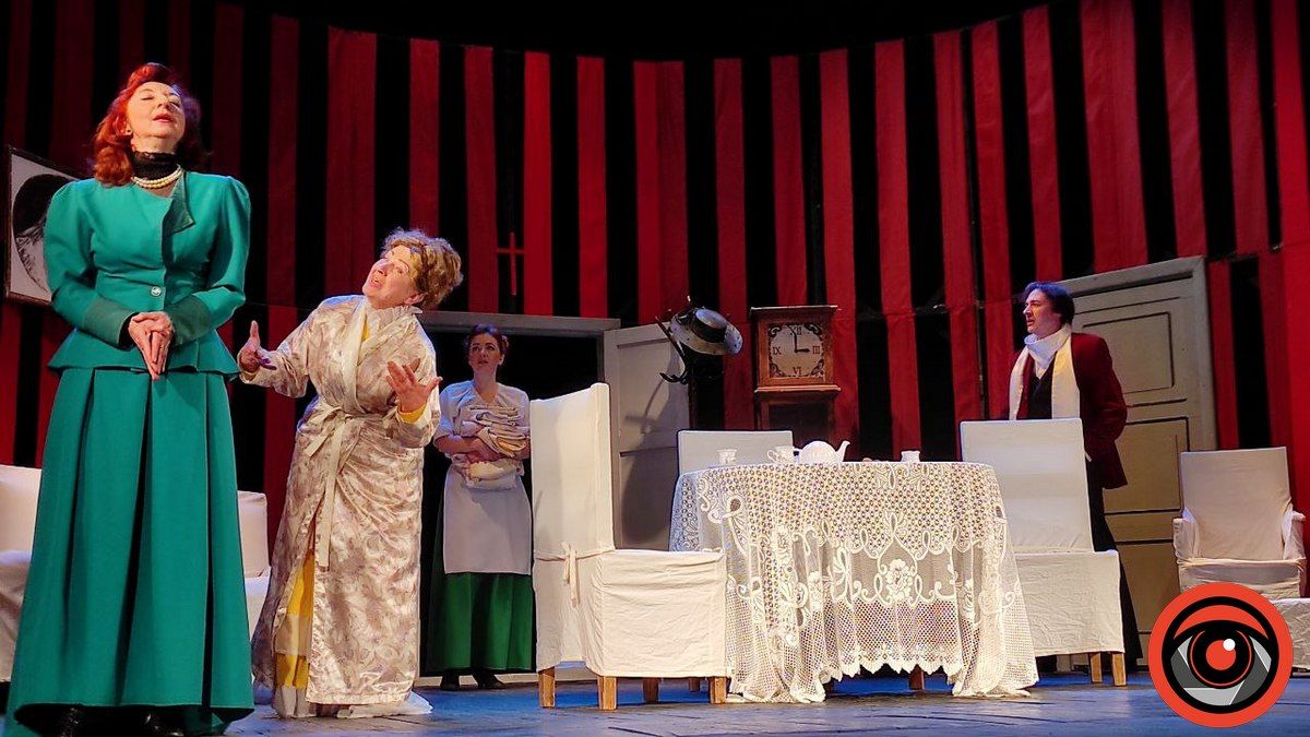 Репутація як запорука щастя: відгук на виставу Коломийського драмтеатру "Мораль пані Дульської" 1