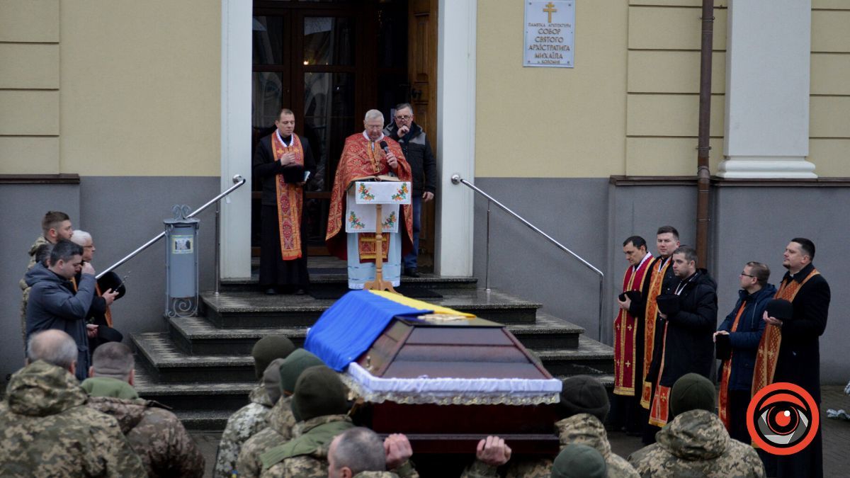 Коломия провела в останню дорогу Героя Сергія Кенюка 15