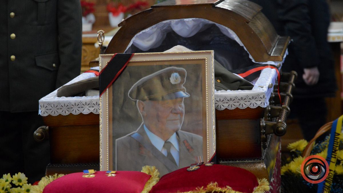 У Коломиї гідно провели в останню дорогу сотенного УПА Мирослава Симчича | Фоторепортаж 12
