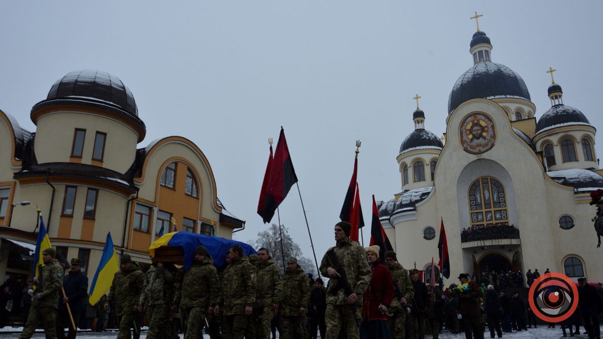 У Коломиї гідно провели в останню дорогу сотенного УПА Мирослава Симчича | Фоторепортаж 17