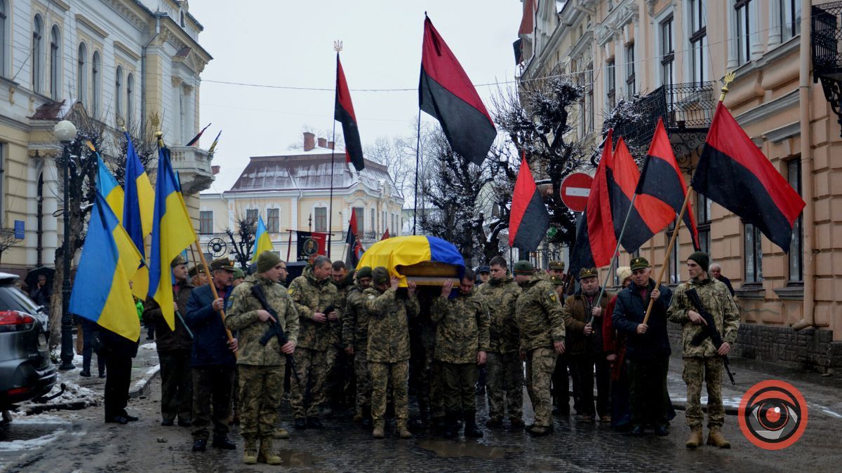 У Коломиї гідно провели в останню дорогу сотенного УПА Мирослава Симчича | Фоторепортаж 18