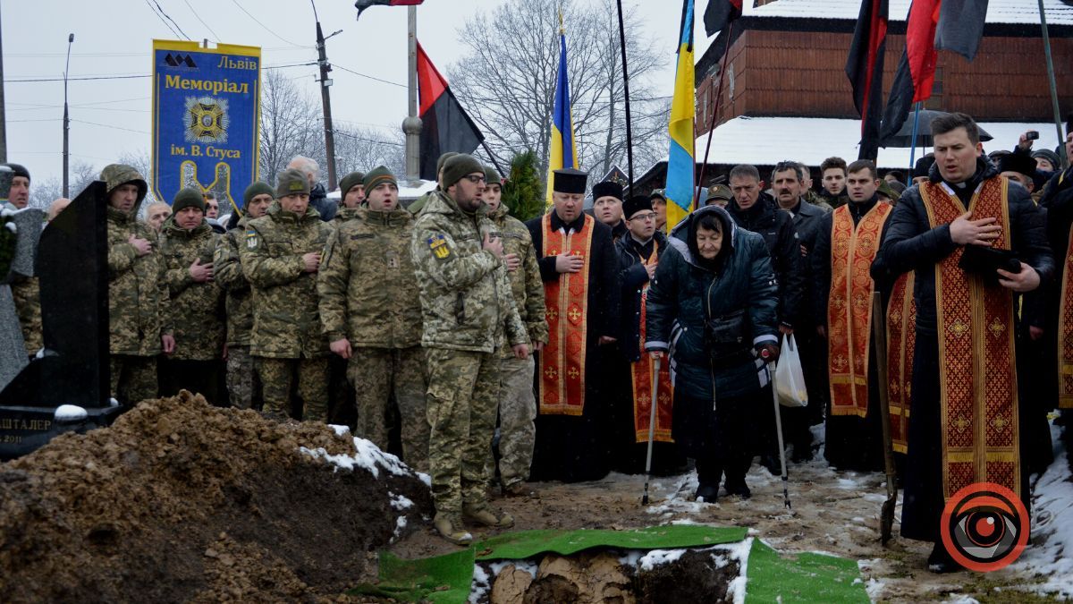 У Коломиї гідно провели в останню дорогу сотенного УПА Мирослава Симчича | Фоторепортаж 28