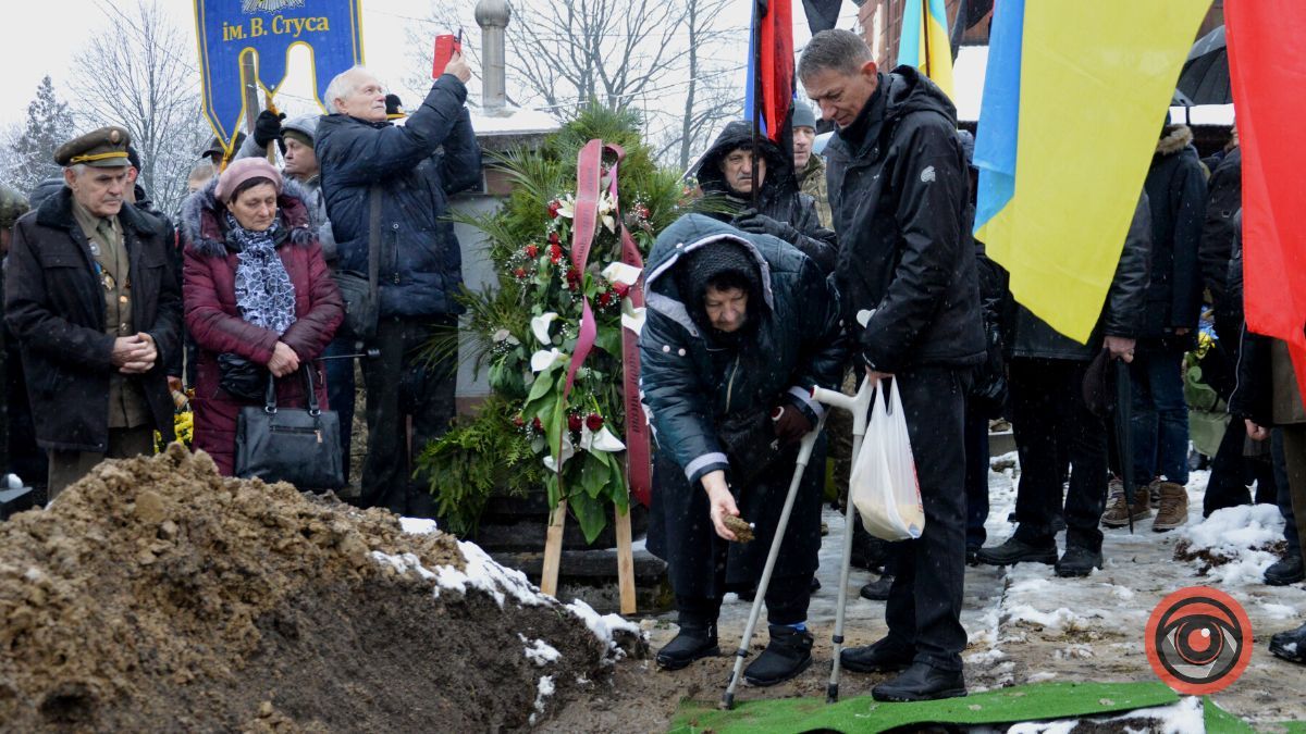У Коломиї гідно провели в останню дорогу сотенного УПА Мирослава Симчича | Фоторепортаж 29