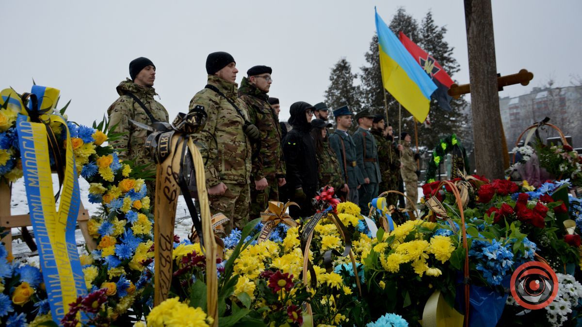 У Коломиї гідно провели в останню дорогу сотенного УПА Мирослава Симчича | Фоторепортаж 31