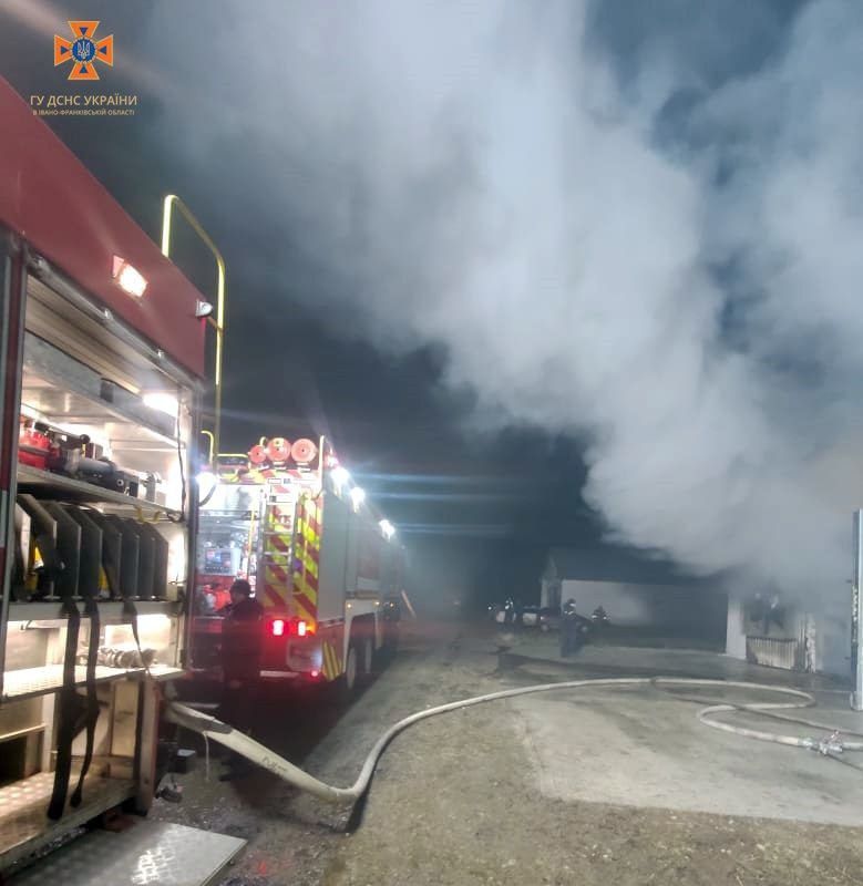 На Коломийщині горіла птахоферма 1