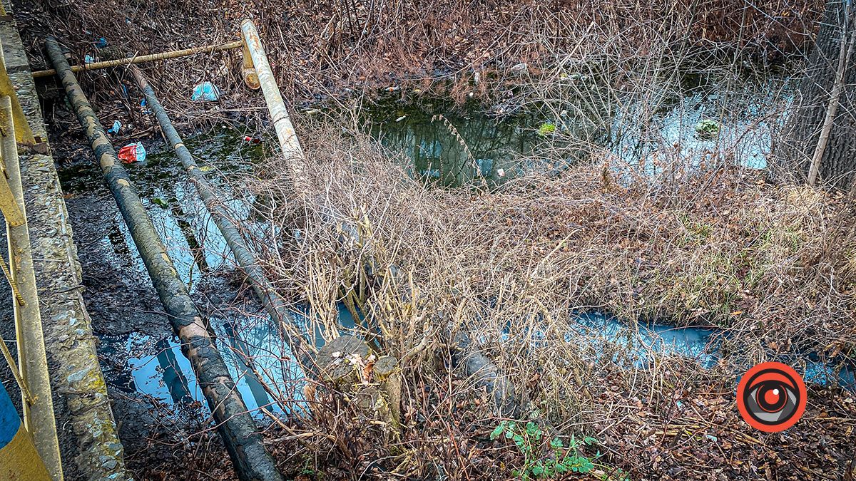Імпровізована каналізація: на що перетворили річку Млинівку в центрі Коломиї 9