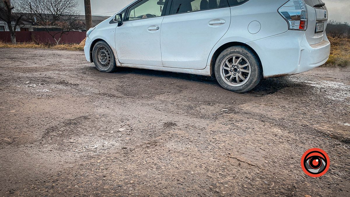 Переїзд у Коломиї перетворився на перелаз: фотофакт 4