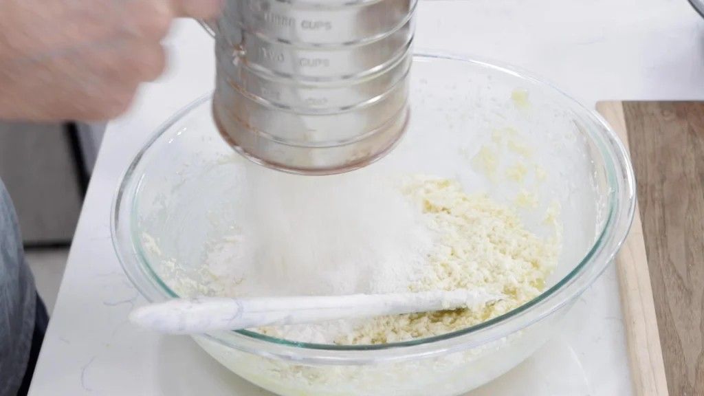 Дивовижне поєднання: рецепт ніжного лимонного торта 3