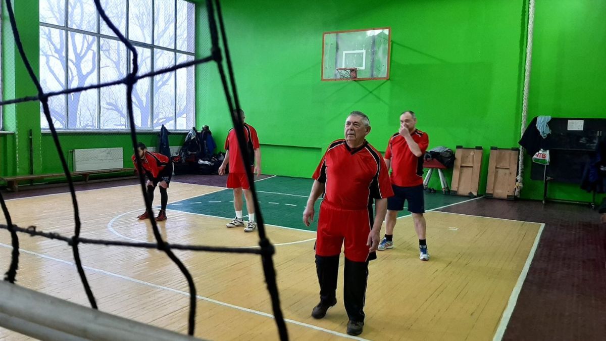 Як пройшов турнір з волейболу серед ветеранів у Коломиї? 2