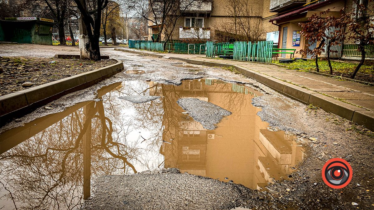 Проїзд до багатоповерхівок на Богуна нагадує місячну поверхню 5