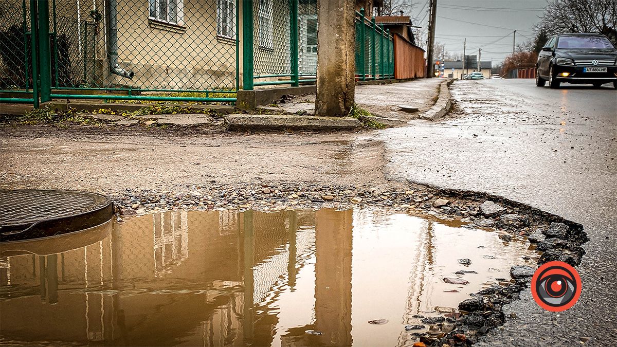 Коли змінне взуття - ґумаки: дорога до дитячого садка "Дударик" у Коломиї 2