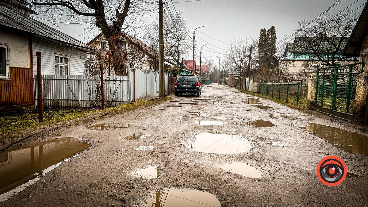 Коли змінне взуття - ґумаки: дорога до дитячого садка "Дударик" у Коломиї 3