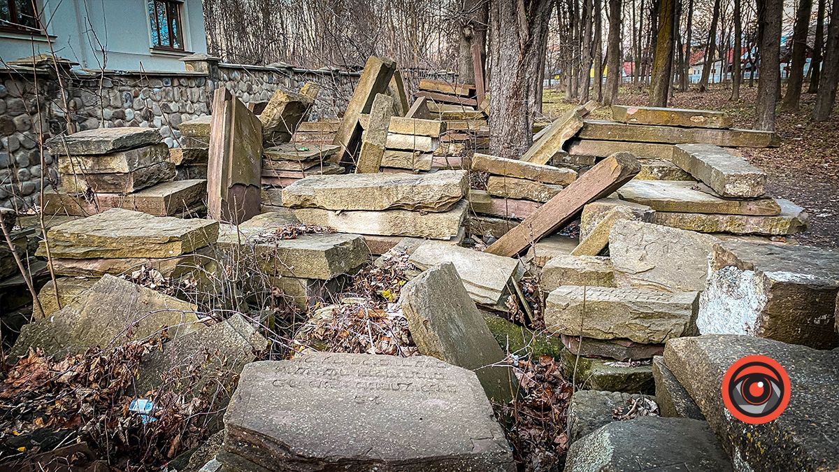Мертві не скаржаться: сміття й безлад на місці єврейських поховань в Коломиї 8