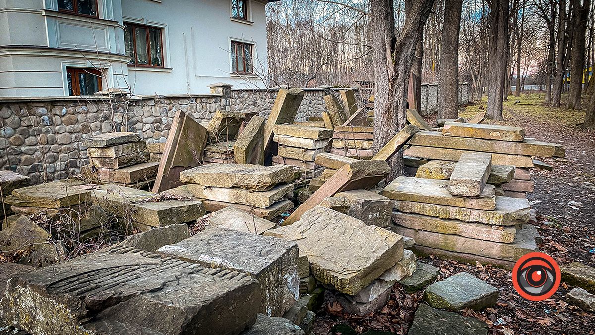 Мертві не скаржаться: сміття й безлад на місці єврейських поховань в Коломиї 19