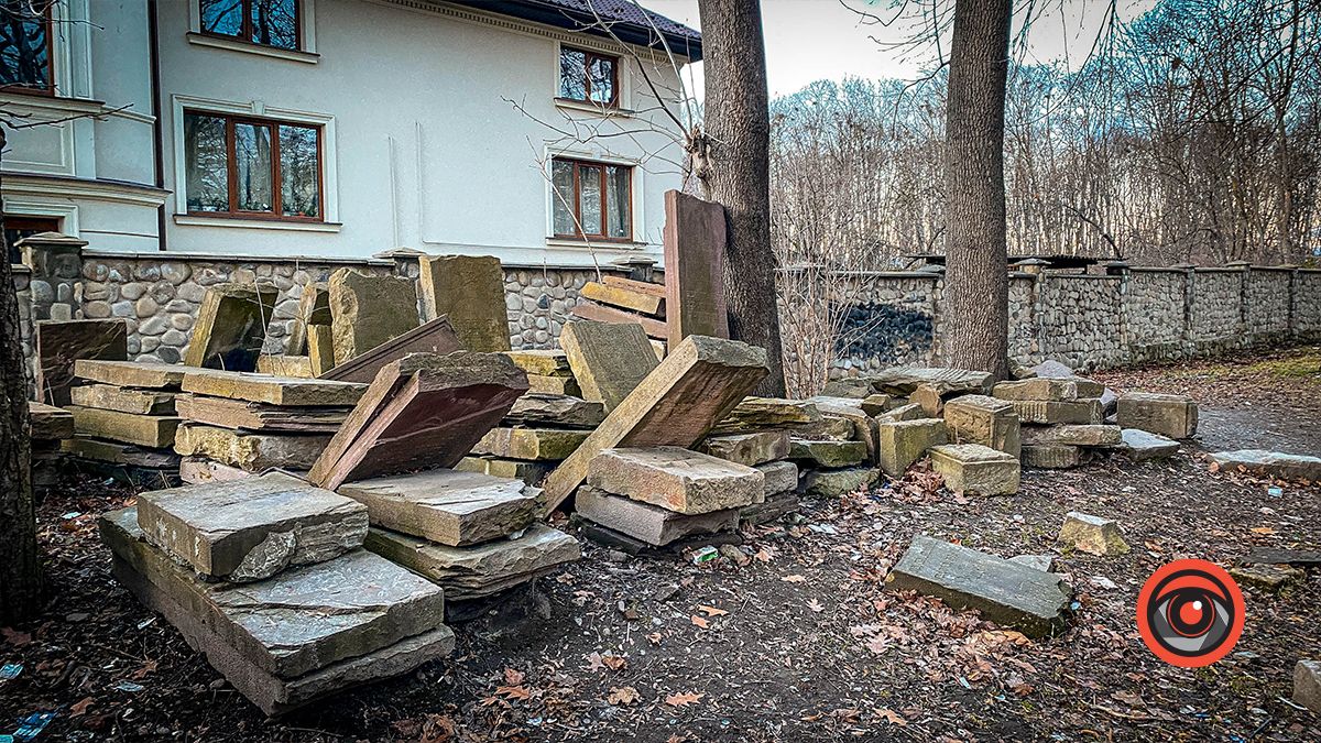 Мертві не скаржаться: сміття й безлад на місці єврейських поховань в Коломиї 10