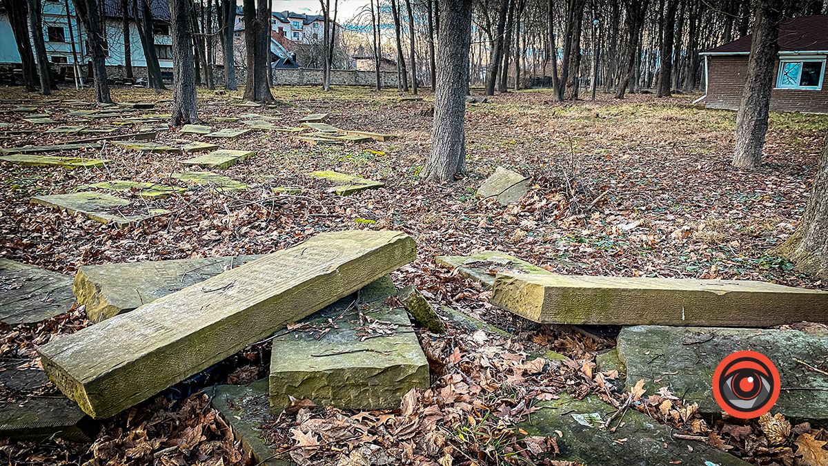 Мертві не скаржаться: сміття й безлад на місці єврейських поховань в Коломиї 9