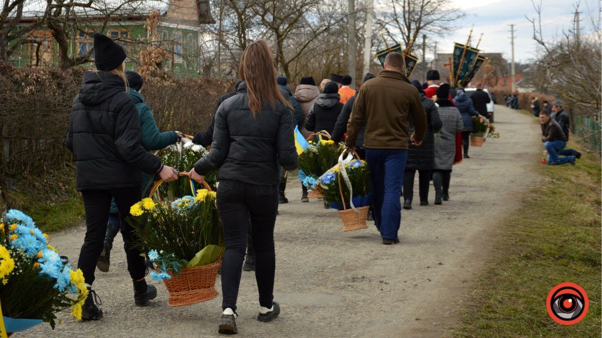 Малий Ключів прощається з Героєм Михайлом Николаївом 12