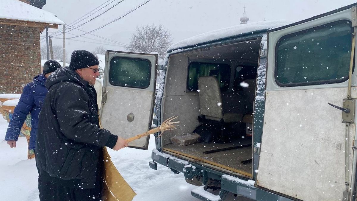 Ще одну автівку передала Печеніжинська громада для захисників