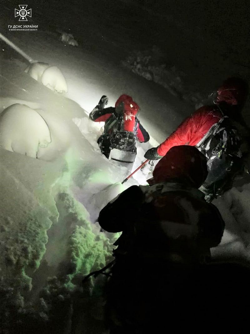 Прикарпатські рятувальники шукають двох туристів у горах. ОНОВЛЕНО 1