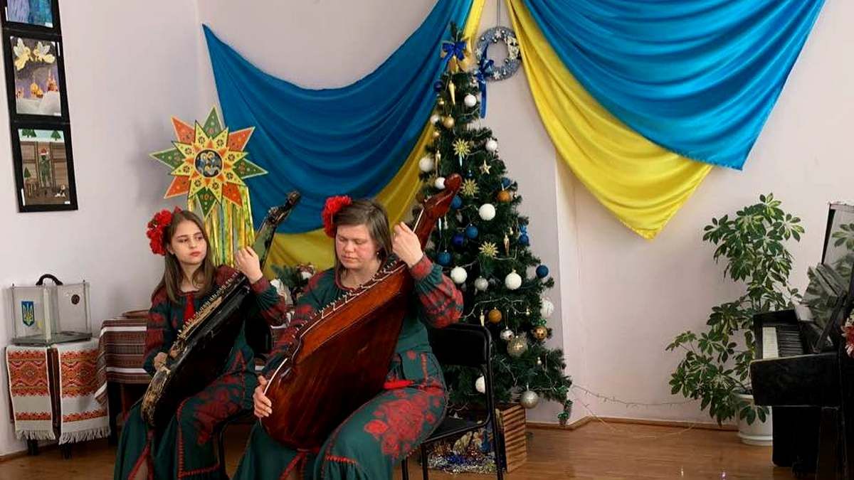 На благодійній розколяді у Печеніжині вдалось зібрати понад 10 тис грн для ЗСУ 1