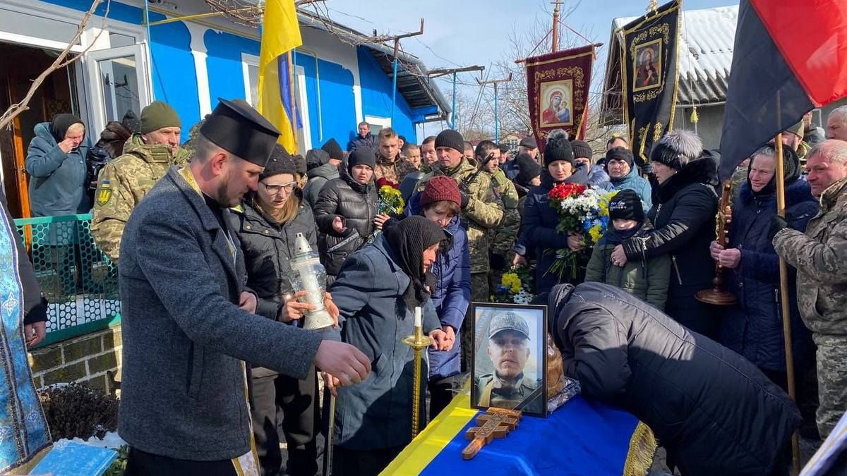 На Городенківщині попрощалися із загиблим Героєм Володимиром Дронюком 3