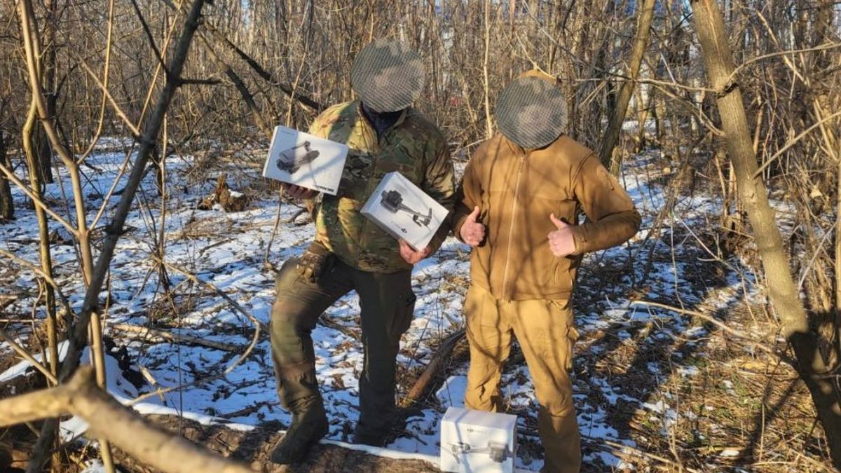 Квадрокоптери та інші необхідні речі: коломийським "едельвейсам" передали допомогу
