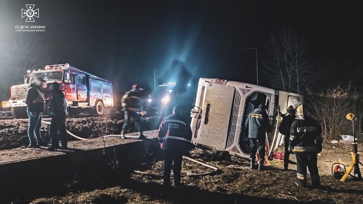 Автобус, який їхав з Буковелю, потрапив у ДТП - троє людей загинуло 2