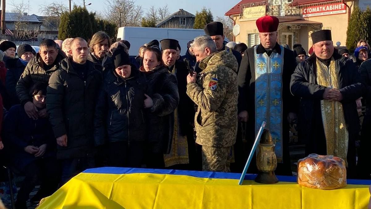 У Городенці віддали шану полеглому Герою Андрію Гайсану 3