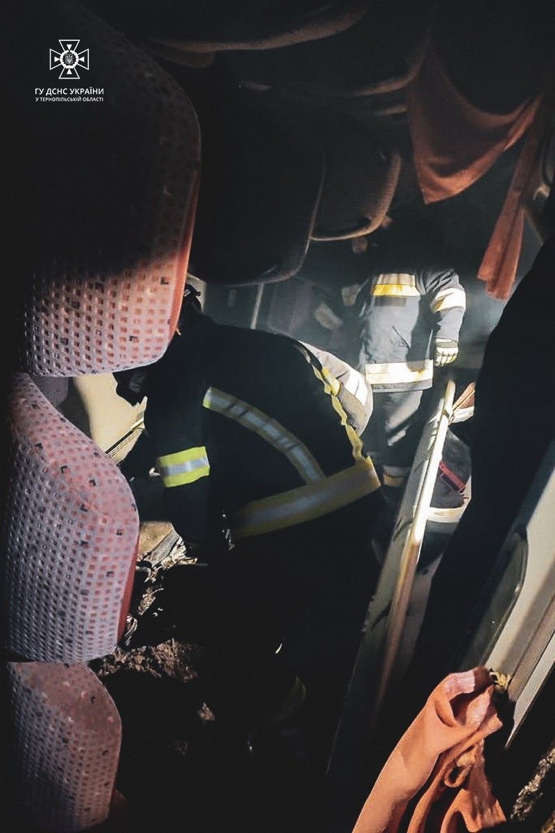 Автобус, який їхав з Буковелю, потрапив у ДТП - троє людей загинуло 4