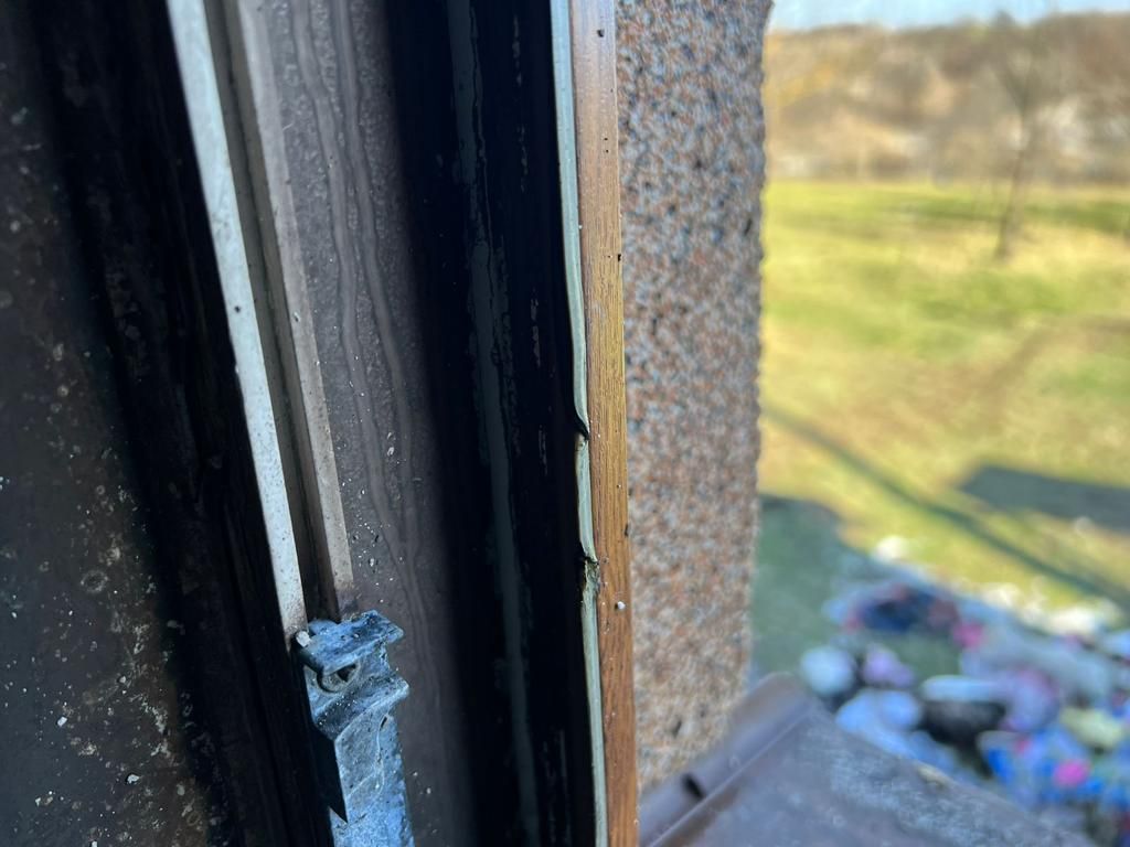 Молода жінка із села Стопчатів вкрала гроші та прикраси в односельчанки 2