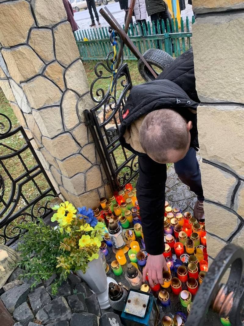 У Саджавці вшанували пам'ять Героїв Небесної Сотні та загиблих захисників 2