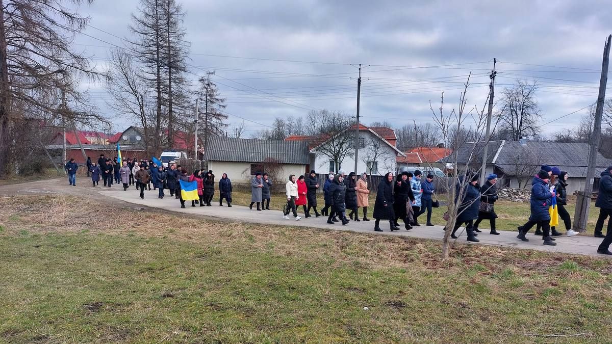 Яблунів зустрів загиблого Героя Романа Граб'юка 4