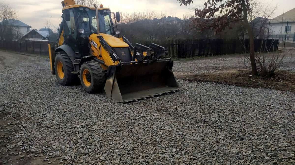 У Коломиї защебенили дороги до садка та ліцеїв 1