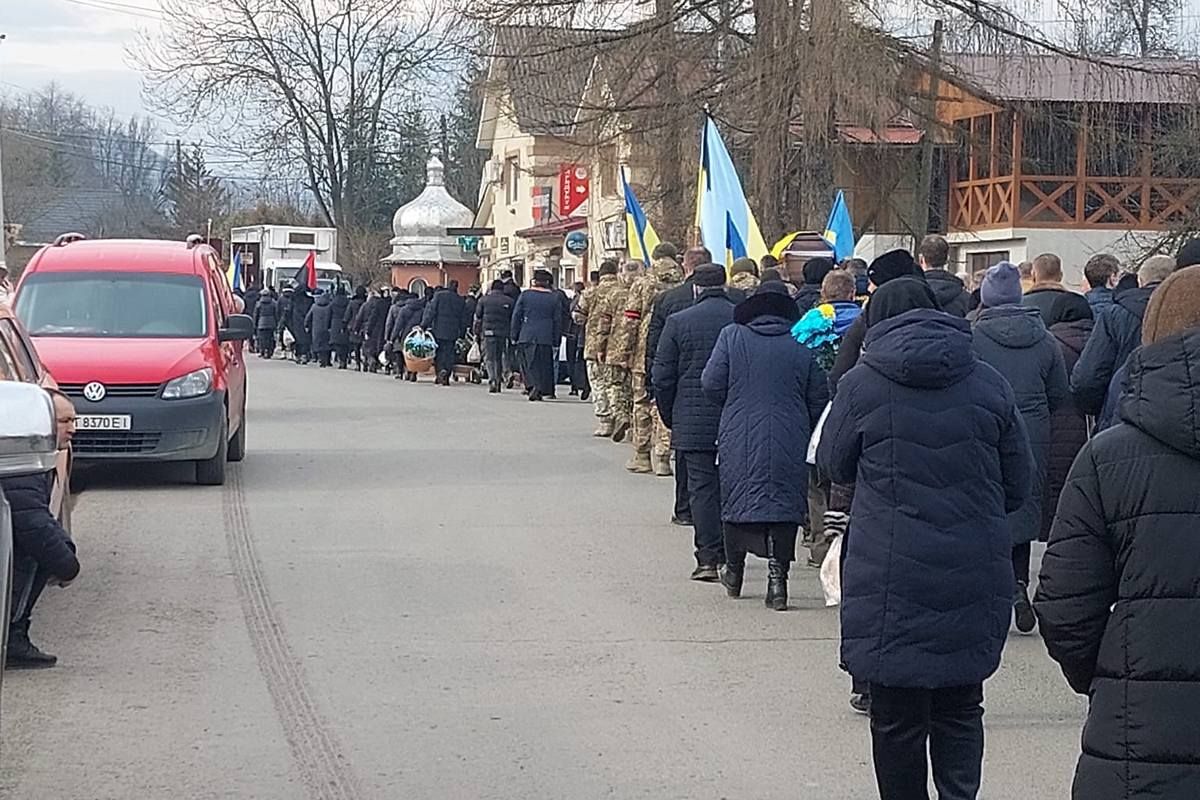 Яблунів провів в останню дорогу свого Героя Романа Граб’юка 3