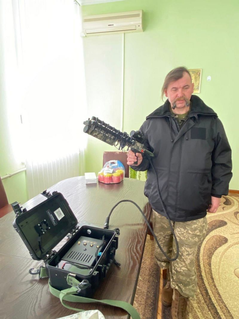 Захиснику з Городенки передали "антидронову рушницю" 2