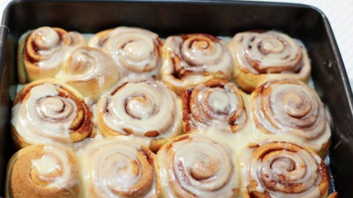 Рецепт запашних домашніх булочок з корицею 9