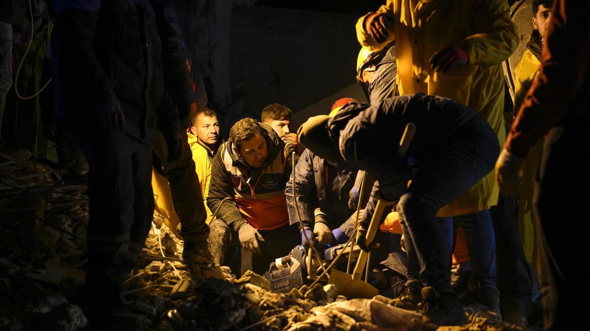 Як поводитись під час землетрусу: поради від рятувальників