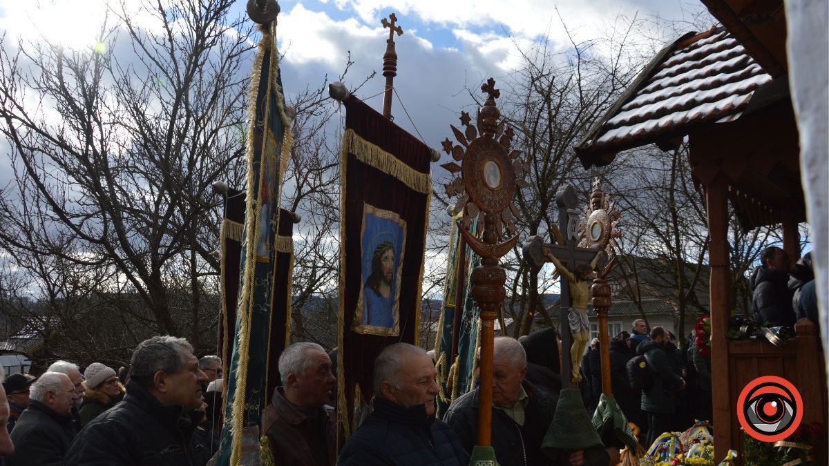 Рідний Стопчатів провів в останню дорогу Дмитра Павличка | Фото та відео 4