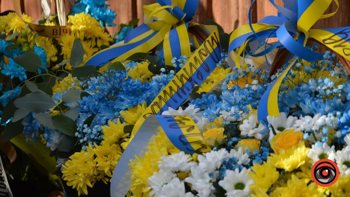 Рідний Стопчатів провів в останню дорогу Дмитра Павличка | Фото та відео 6