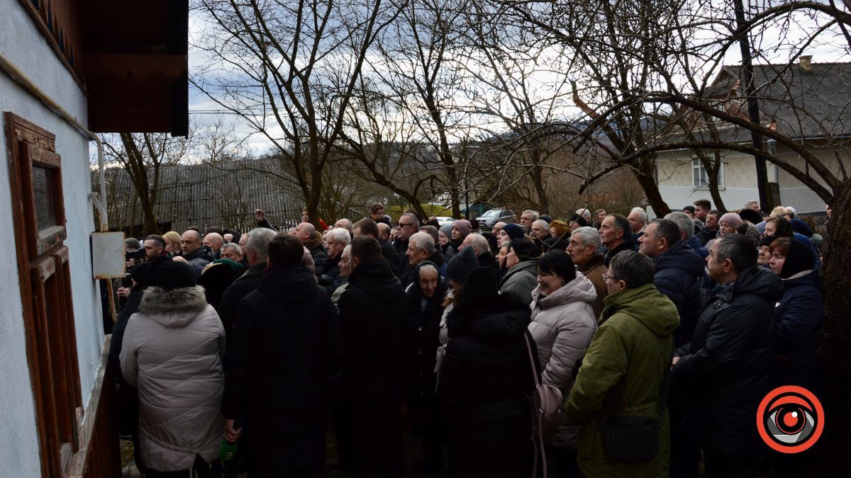 Рідний Стопчатів провів в останню дорогу Дмитра Павличка | Фото та відео 7